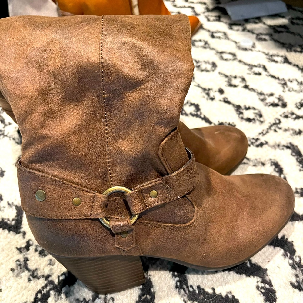 Brand New never worn boot size 9